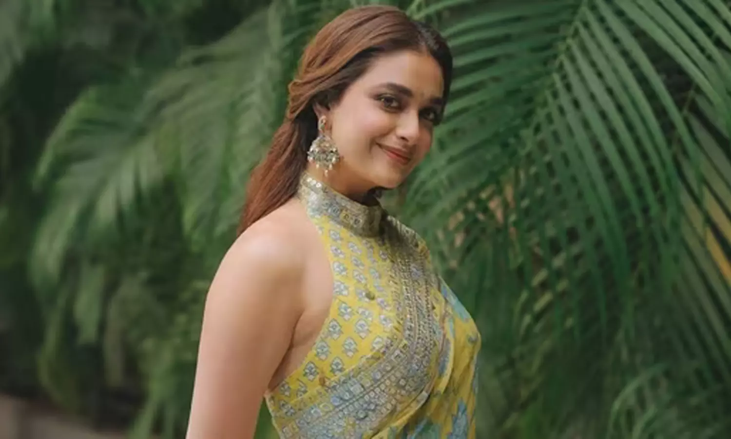 కీర్తి సురేష్ తో ఆ లక్కీ ఛాన్స్ కోసం..! కీర్తి సురేష్ తో ఆ లక్కీ ఛాన్స్ కోసం..!