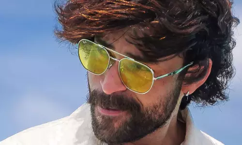 ఆ డైరెక్ట‌ర్ తో వ‌రుణ్ రిస్క్ చేస్తున్నాడా?