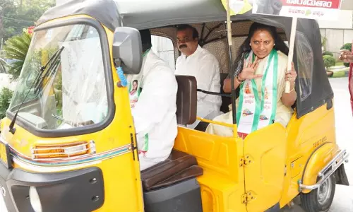 బీసీ బంద్ లో కవిత డ్రామా..? మానవహారం సక్సెసా..?