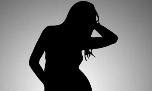 కాపాడాల్సినవాడే కాలయముడయ్యాడు.. నటి ఆవేదన