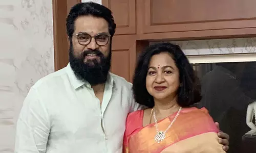 రాధిక జర్నీ.. శరత్ కుమార్ కామెంట్స్ వైరల్..! రాధిక జర్నీ.. శరత్ కుమార్ కామెంట్స్ వైరల్..!