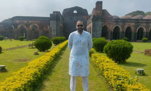 వివాదాస్పద మసీదును సందర్శించిన యూసుఫ్ పఠాన్.. మళ్లీ మొదలు!