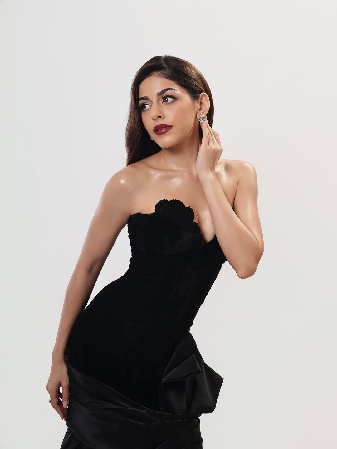 Alaya F Stuns in a Chic Black Dress | Alaya F Stuns in a Chic Black Dress