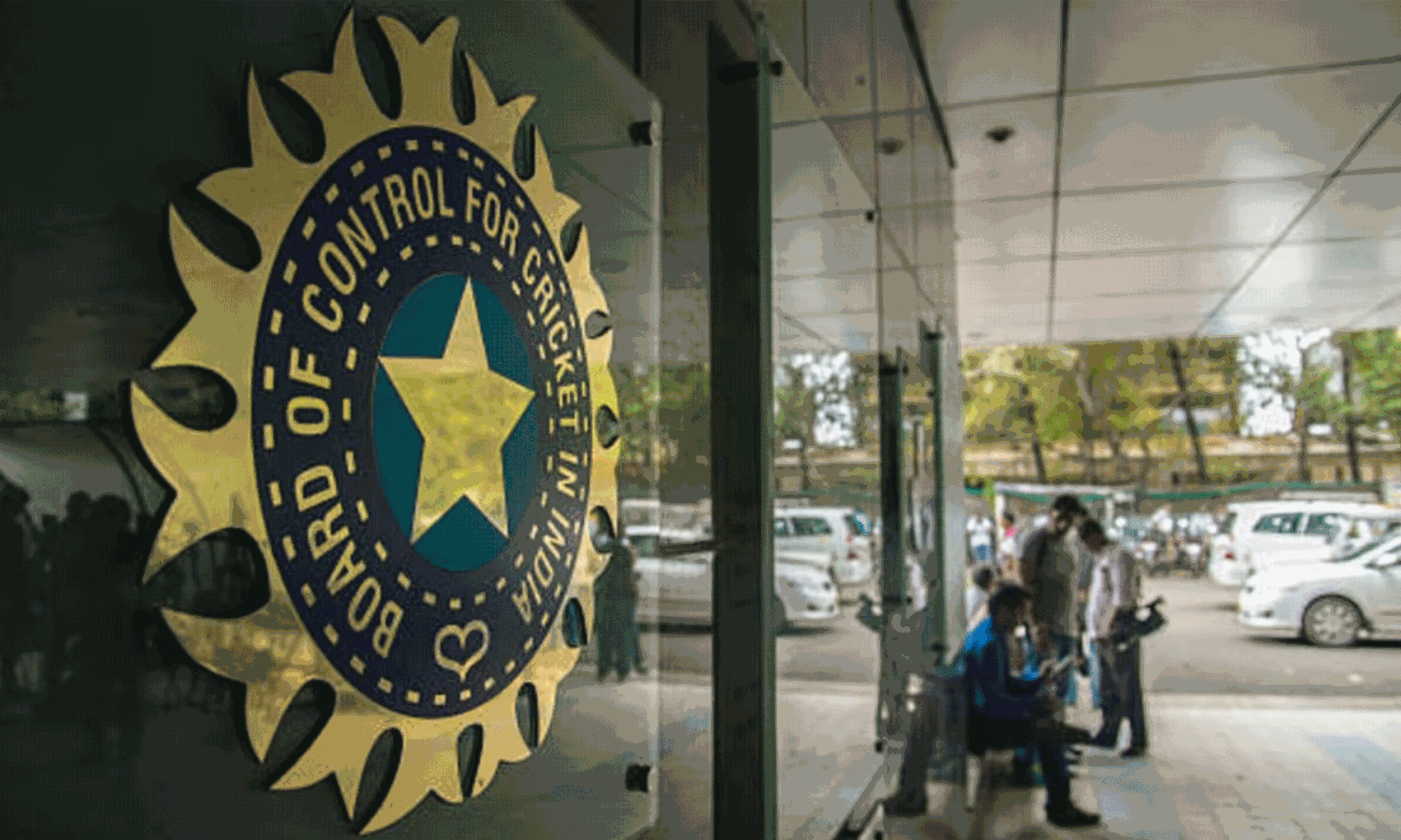 పాకిస్తాన్ దాడిలో అప్ఘన్ క్రికెటర్ల మృతి.. బీసీసీఐ సంచలన  నిర్ణయం