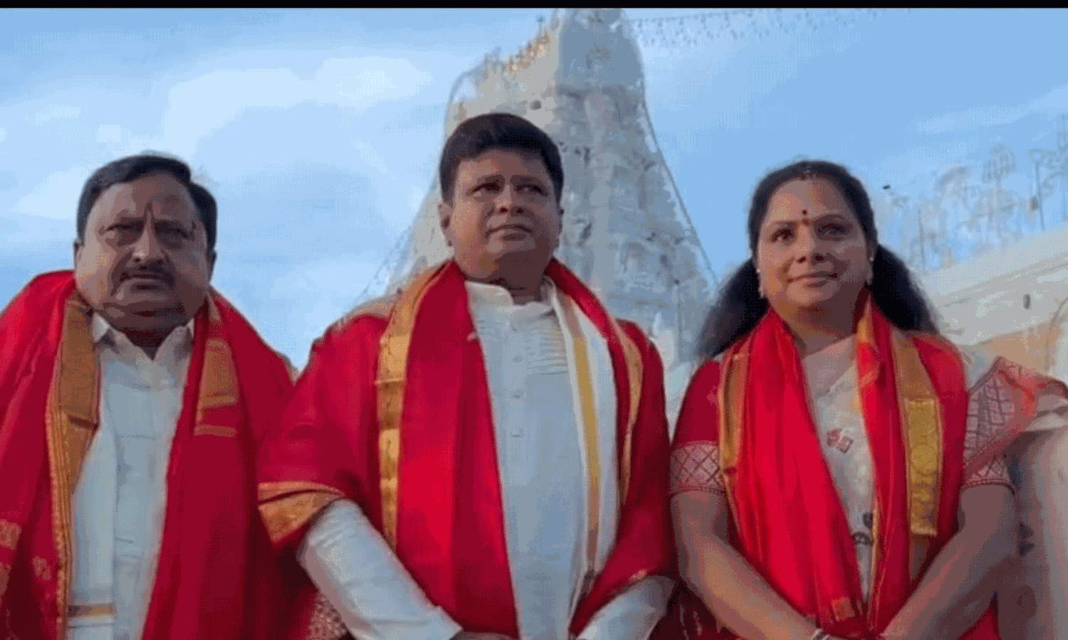 పాదయాత్రకు ముందు కవిత ‘ఆధ్యాత్మిక స్టెప్’ పాదయాత్రకు ముందు కవిత ‘ఆధ్యాత్మిక స్టెప్’