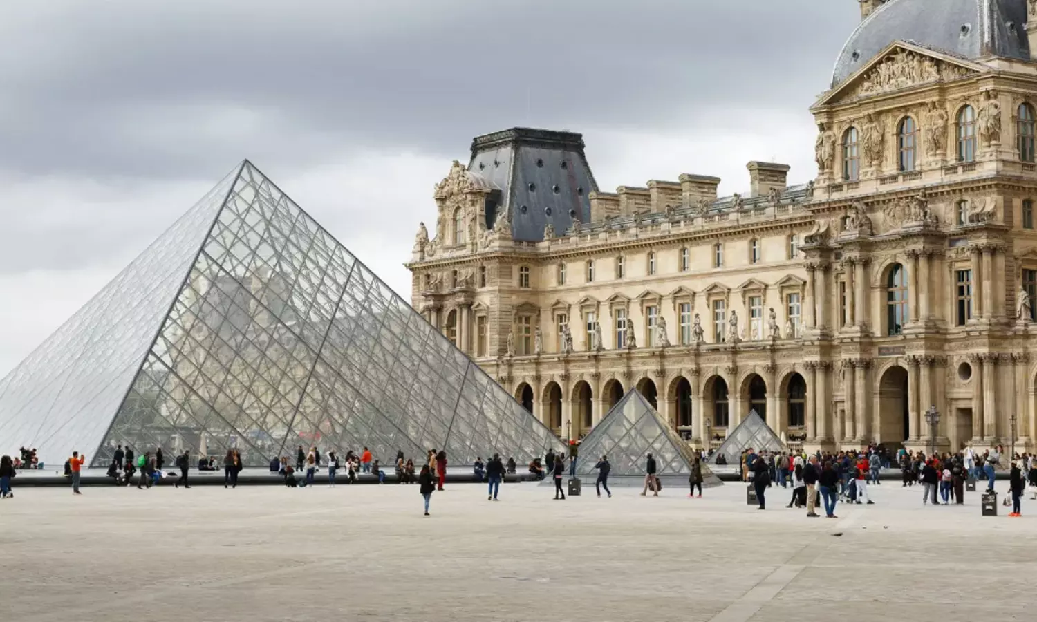 పారిస్ మ్యూజియంలో ధూమ్ తరహా దోపిడీ... షాకింగ్ అప్ డేట్స్!