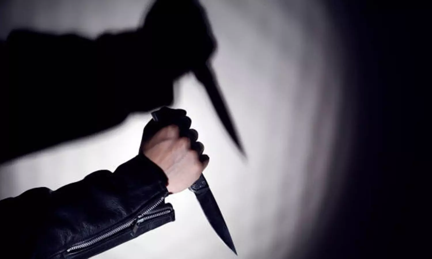 గర్భిణీ స్త్రీ, ఆమె ప్రేమికుడు.. మధ్యలో భర్త... ముగ్గురిలో ఇద్దరు మృతి! గర్భిణీ స్త్రీ, ఆమె ప్రేమికుడు.. మధ్యలో భర్త... ముగ్గురిలో ఇద్దరు మృతి!