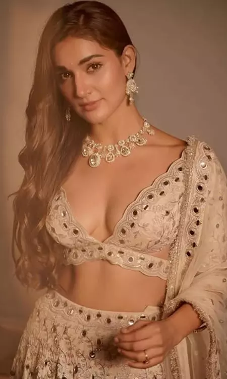 Mukti Mohan Glows in Ivory Lehenga as She Celebrates Mini Diwali