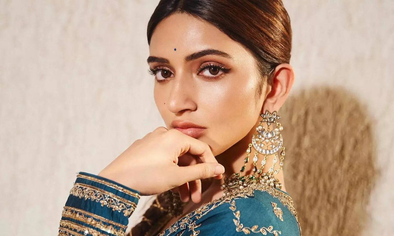 మాయదారి కళ్ళతో మాయ చేస్తున్న శ్రీలీల!