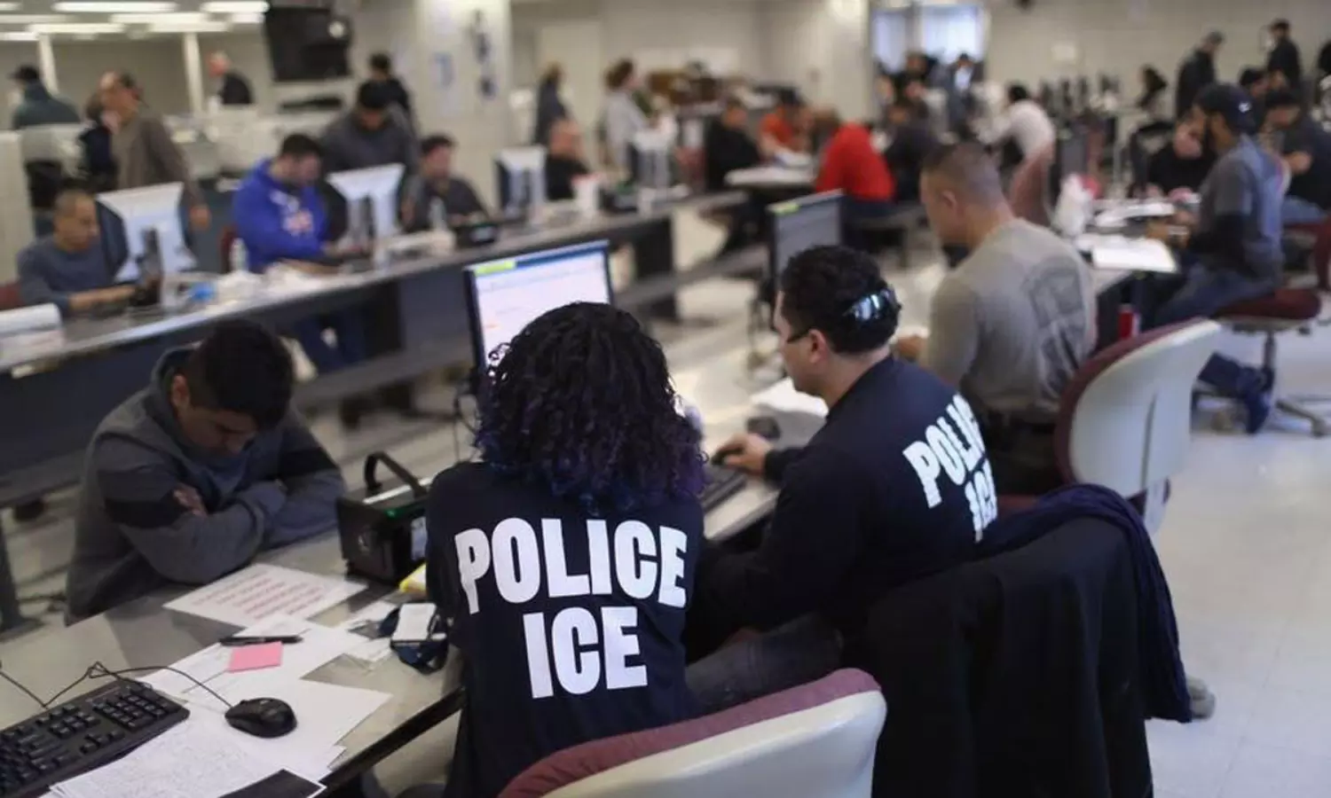 నార్తర్న్ వర్జీనియాలో ICE దాడులు : విదేశీ విద్యార్థుల నియామకాల్లో మోసం