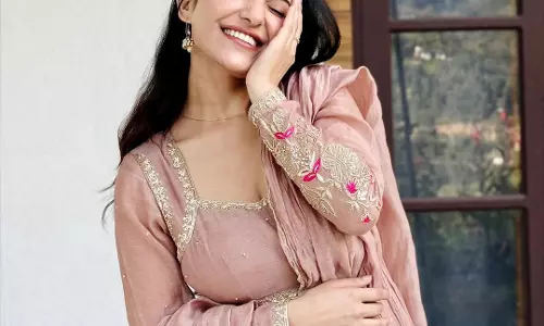 Ruhani Sharma’s Diwali Look Celebrates Soulful Simplicity