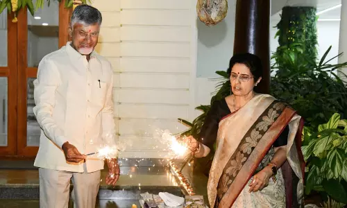 దీపావళి వేళ వెలిగిన బాబు