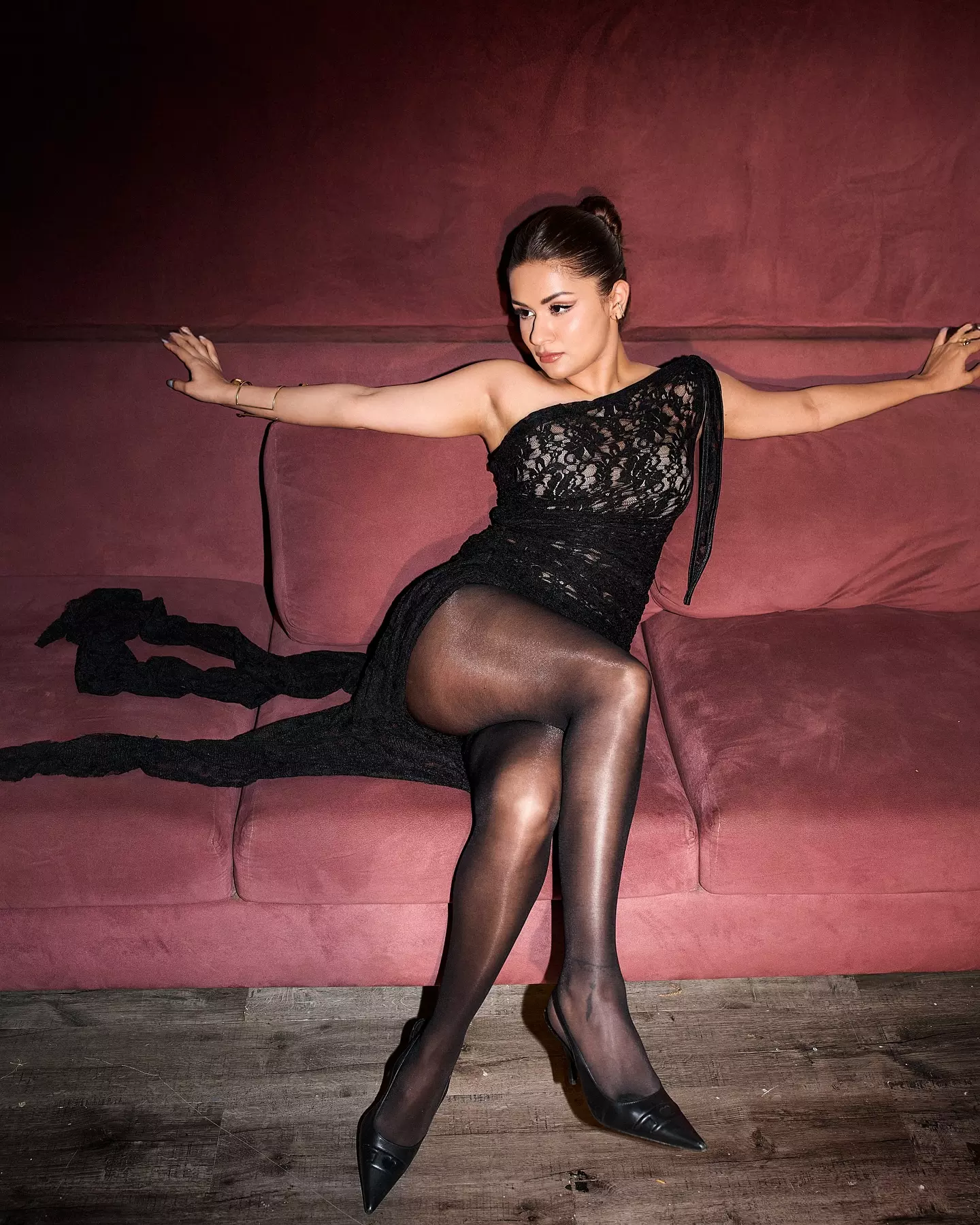 Avneet Kaur Turns Heads in a Bold Black Look at Elle Beauty Awards 2025