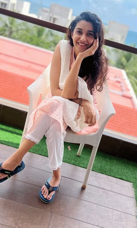 Priya Bhavani Shankar Shares Dazzling Diwali Moment with Her Parents