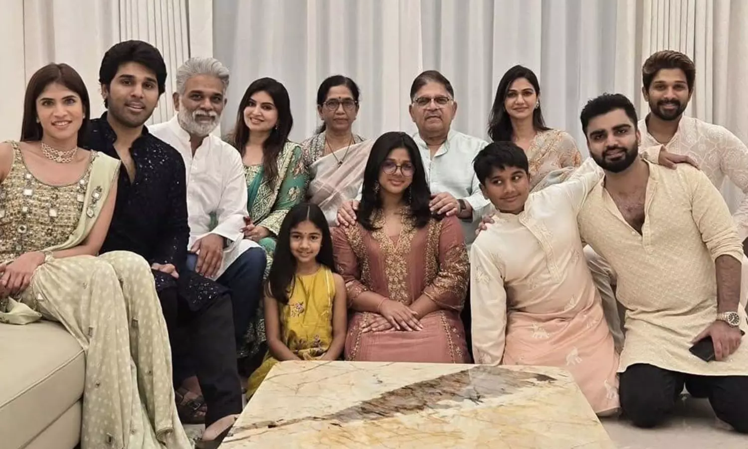 అల్లు శిరీష్ ఫియాన్సీ ఎవరు.. పండగ వేడుకల్లో ఆమెను గుర్తించారా..?