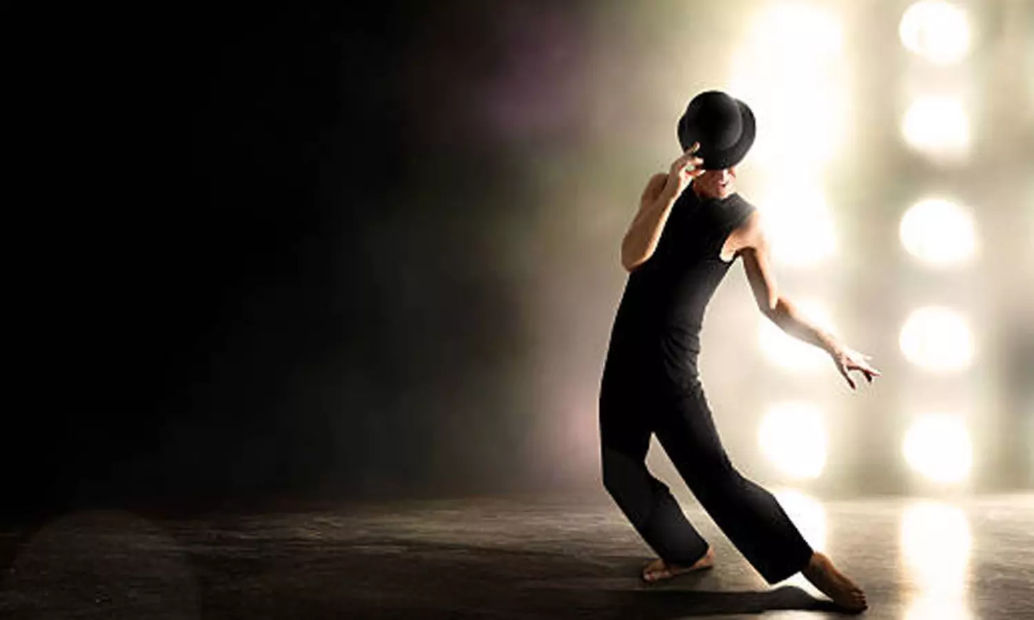 సినిమాల్లో బ్యాక్ గ్రౌండ్ డ్యాన్సర్ ఆస్తి 157కోట్లు! సినిమాల్లో బ్యాక్ గ్రౌండ్ డ్యాన్సర్ ఆస్తి 157కోట్లు!