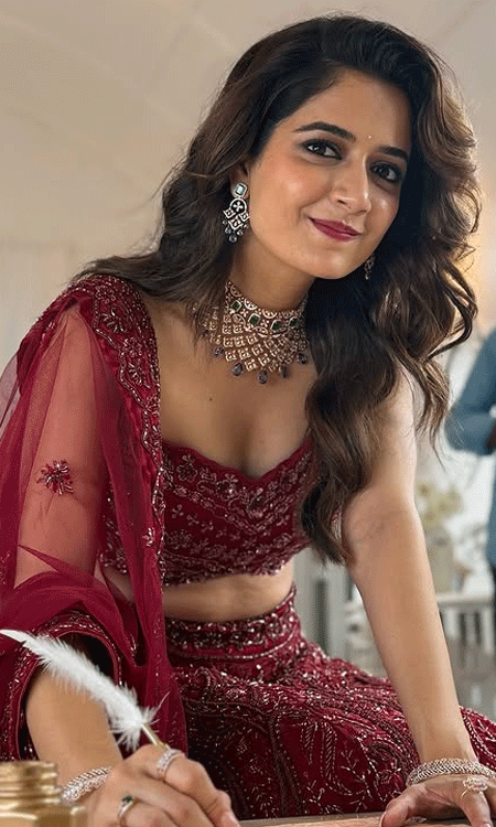 Love, Light & Red Elegance – Ashika’s Diwali Glow