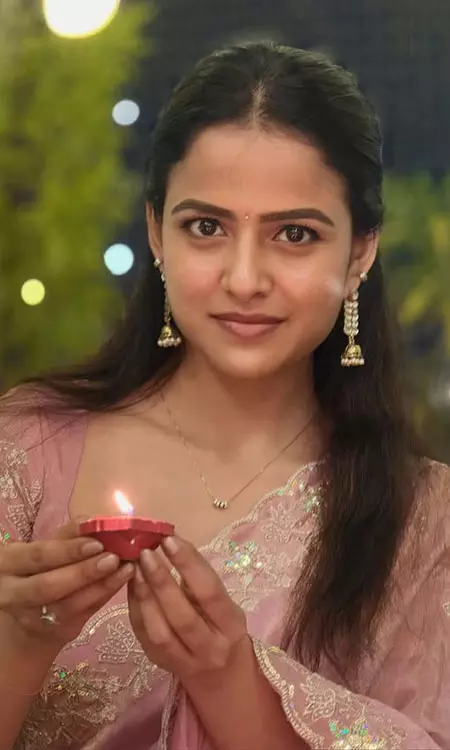 Vaishnavi Chaitanya Keeps It Elegant This Diwali