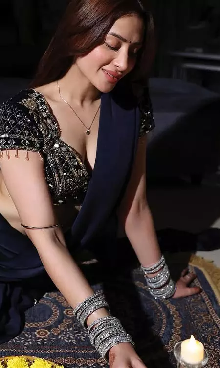 Mahira Sharma Celebrates Diwali with Elegance and Tradition