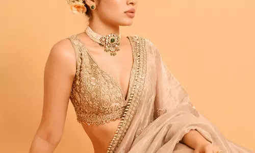 Krithi Shetty Glows in Traditional Saree for Diwali Celebrations