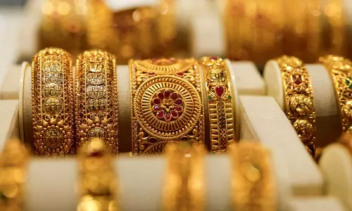 పెళ్లిళ్ల సీజన్.. ఆశలపై మళ్లీ నీళ్లు చల్లిన బంగారం!