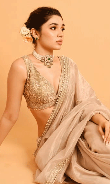 Krithi Shetty Glows in Traditional Saree for Diwali Celebrations