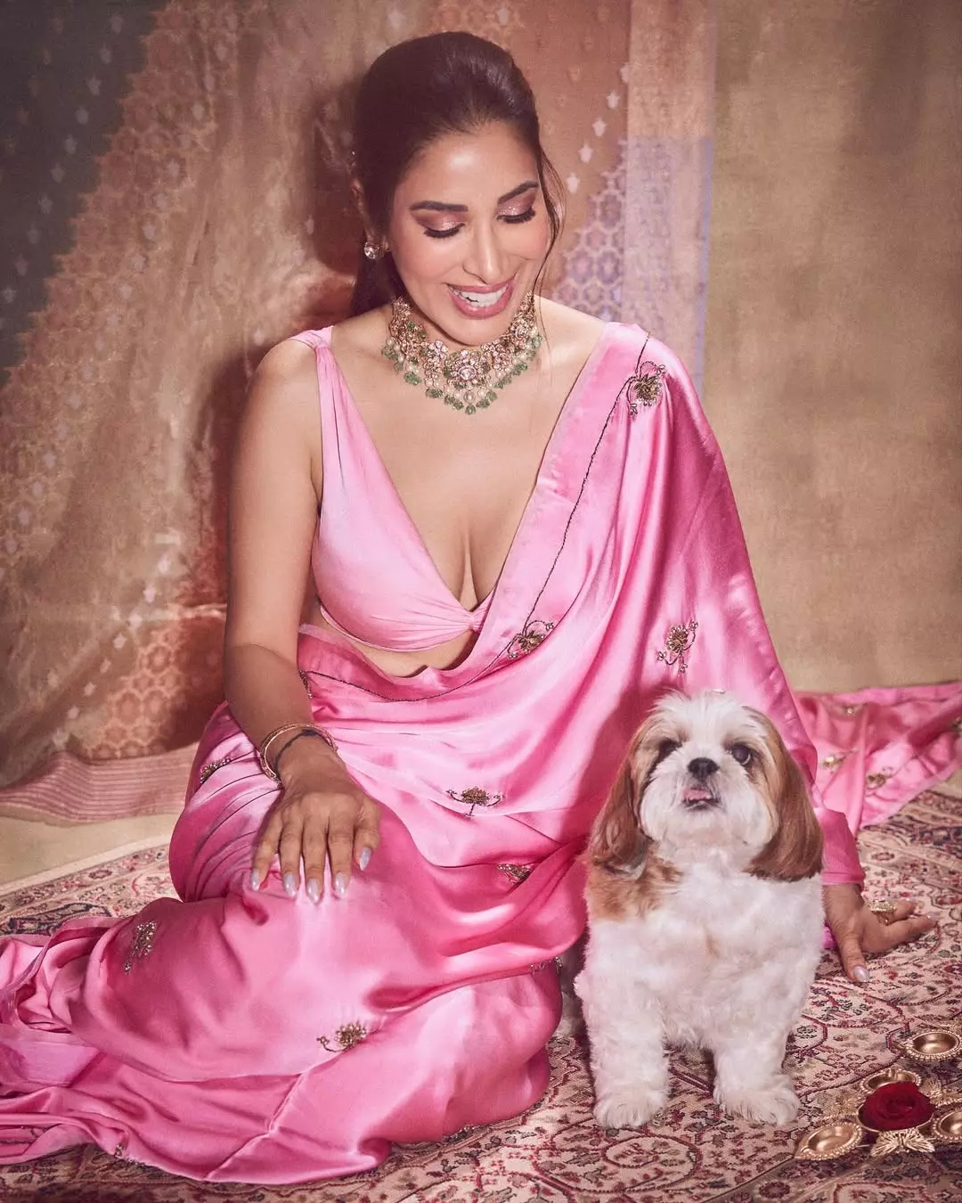 Sophie Choudry Exudes Princess Vibes in Pink Saree This Diwali Sophie Choudry Exudes Princess Vibes in Pink Saree This Diwali