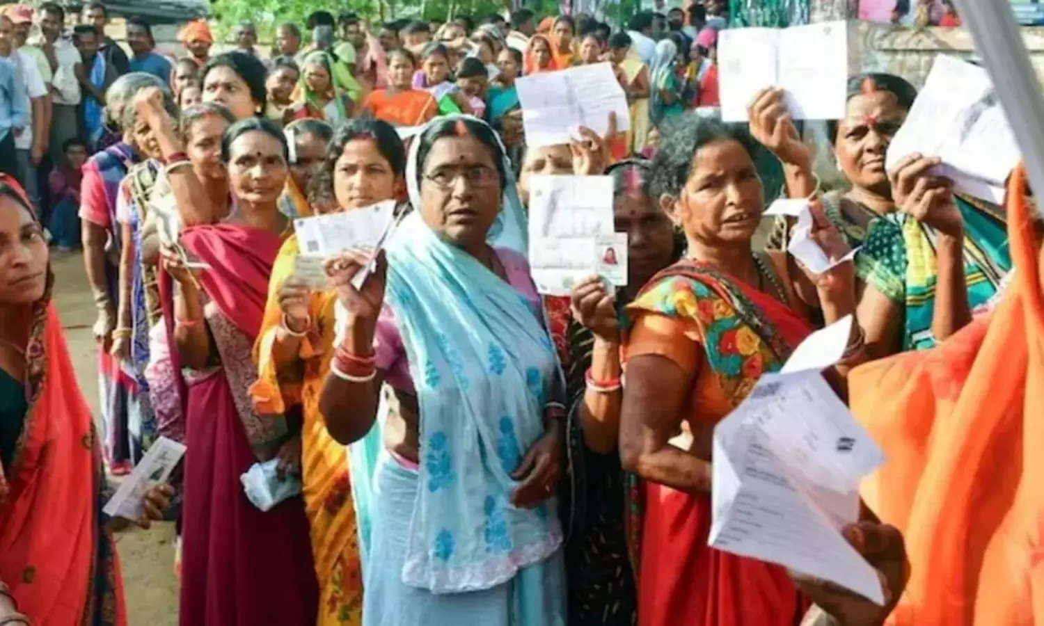 మహిళలకు నెలకు 30 వేలు...ఆర్జేడీ ట్రంప్ కార్డు !