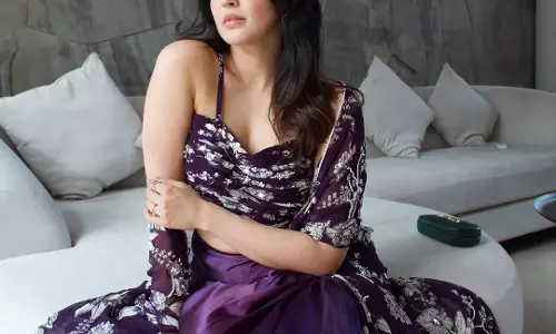 Pranitha Subhash: Stuns in Elegant Ensemble