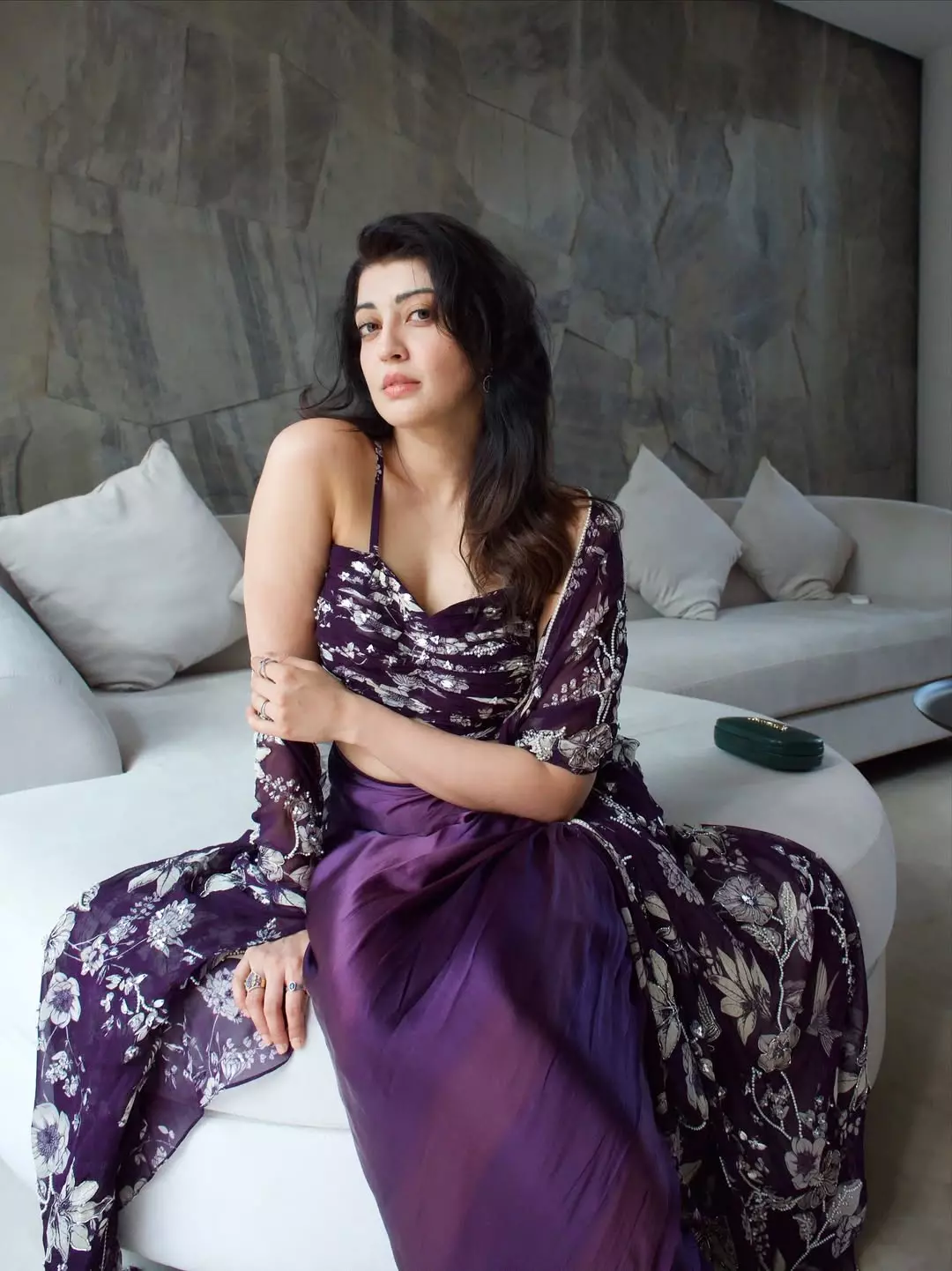 Pranitha Subhash: Stuns in Elegant Ensemble Pranitha Subhash: Stuns in Elegant Ensemble