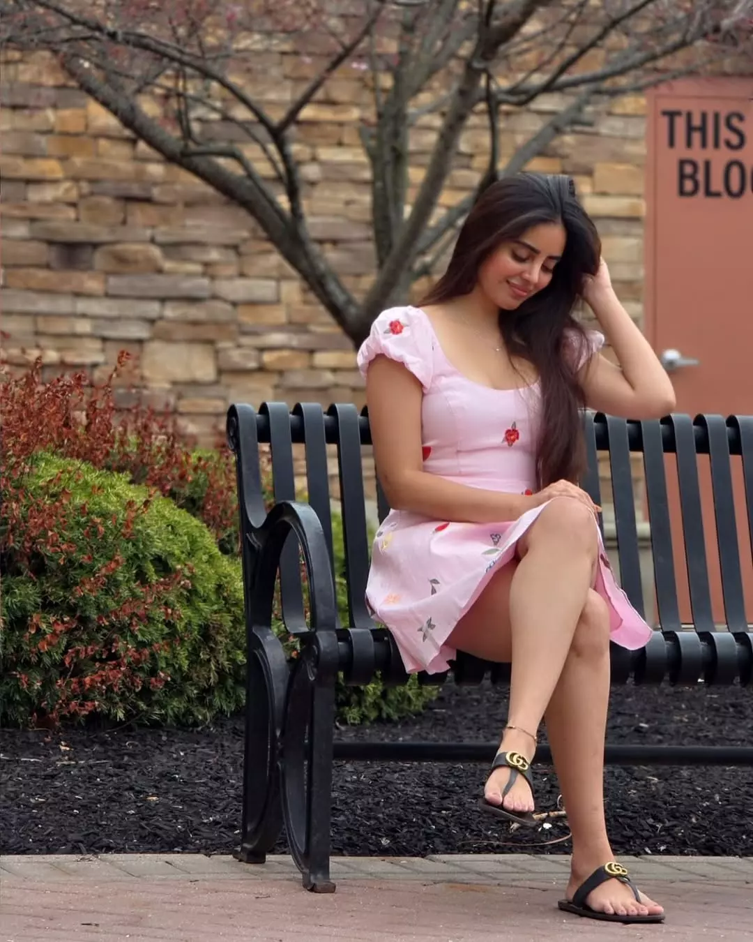 Kushitha Kallapus Nails Effortless Style