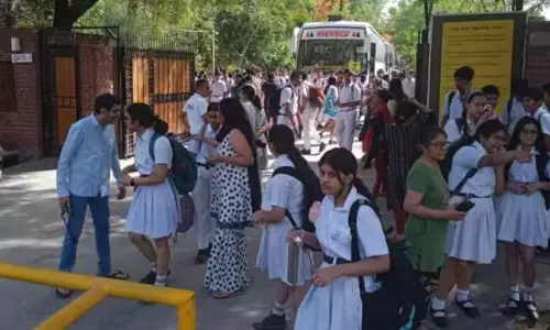 School Holiday: పిల్లలు ఎగిరిగంతేసే వార్త..ఈరోజు ఆంధ్రప్రదేశ్, చెన్నైలో అన్ని స్కూళ్లకు సెలవు..