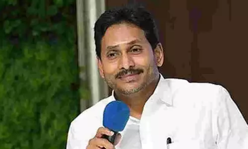 సీబీఐ నుంచి జగన్ కి మూడు సార్లు ఫోన్లు...ఆ తరువాత ?