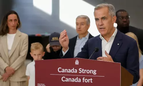 అమెరికా తరిమికొడుతోంది.. కెనడా క్యాష్ చేసుకుంటోంది