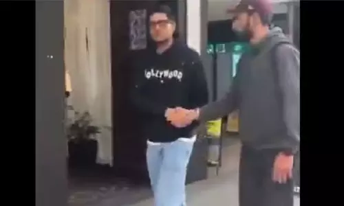 షేక్ హ్యాండ్ తో గిల్ ను గిల్లి.. ఆస్ట్రేలియాలో పాకిస్థానీ దుర్మార్గం