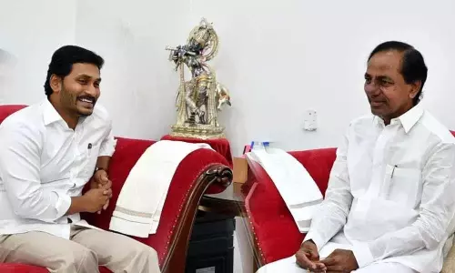 కరెక్ట్ టైం లో కేసీఆర్ పేరు చెప్పిన జగన్