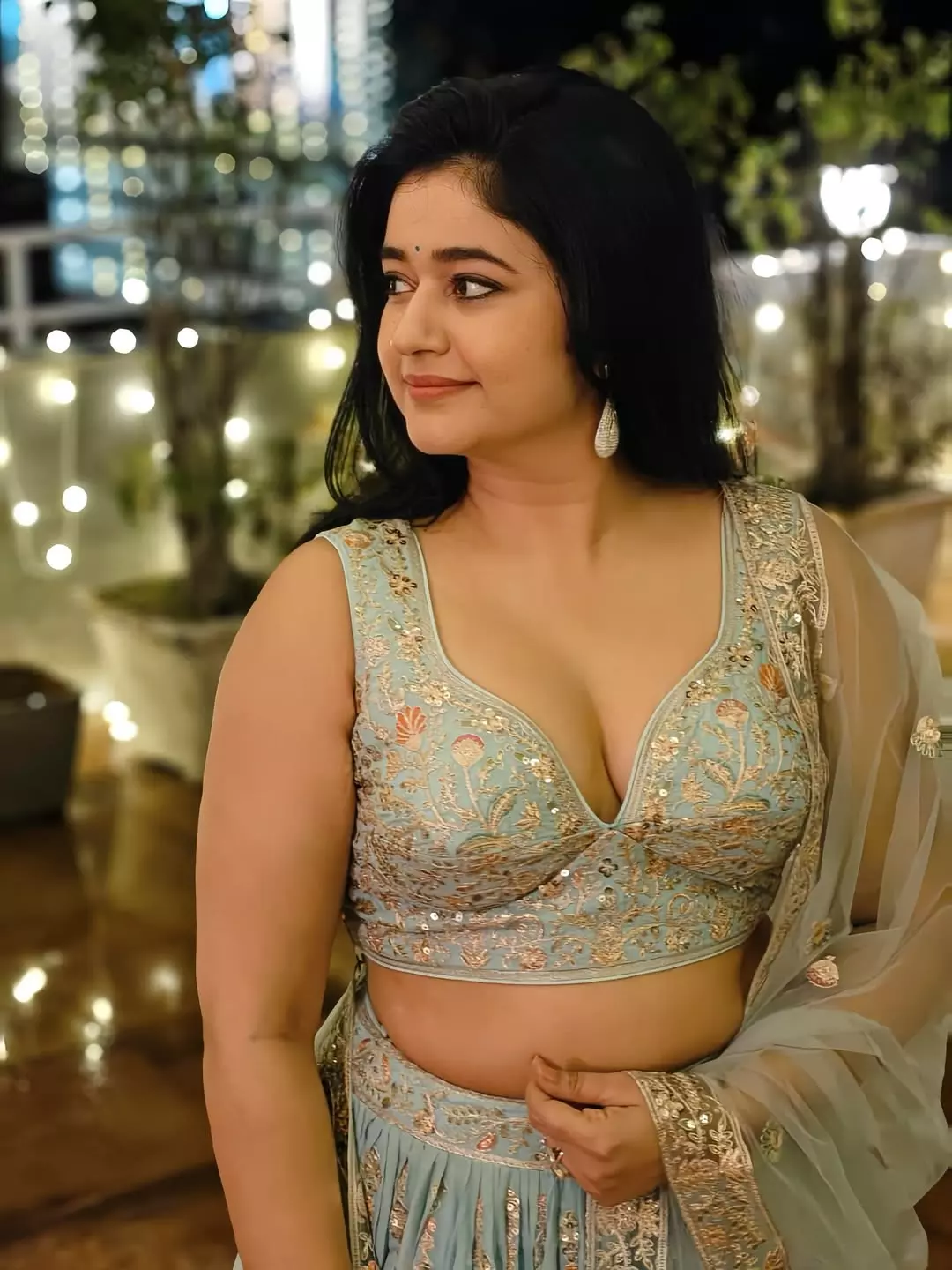 Golden Lights & Festive Charm: Poonam Bajwa’s Diwali Diaries