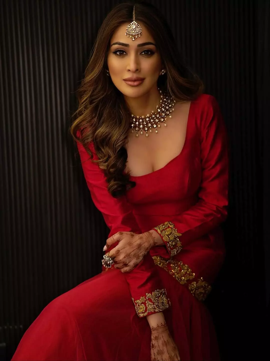 Carrying the Light Closer: Laxmi Raibagi’s Diwali Radiance Carrying the Light Closer: Laxmi Raibagi’s Diwali Radiance