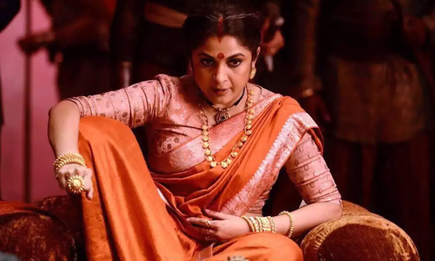 రాజమాత శివగామిగా రమ్యకృష్ణ కాకుంటే..? రాజమాత శివగామిగా రమ్యకృష్ణ కాకుంటే..?