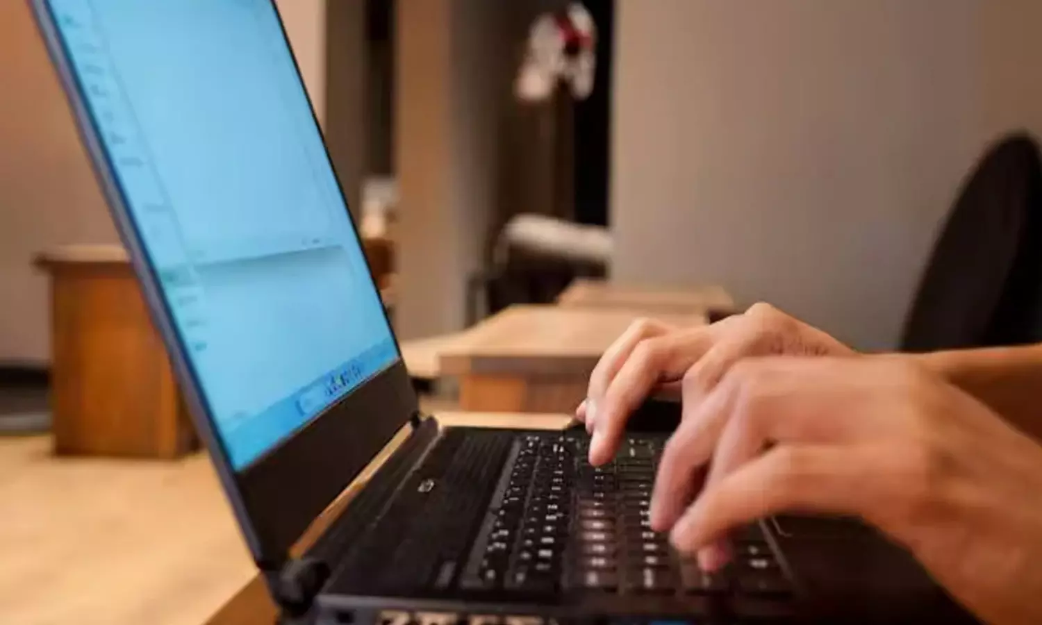 అమెరికా సిలికాన్ వ్యాలీపై “సె*క్స్ వార్‌ఫేర్”