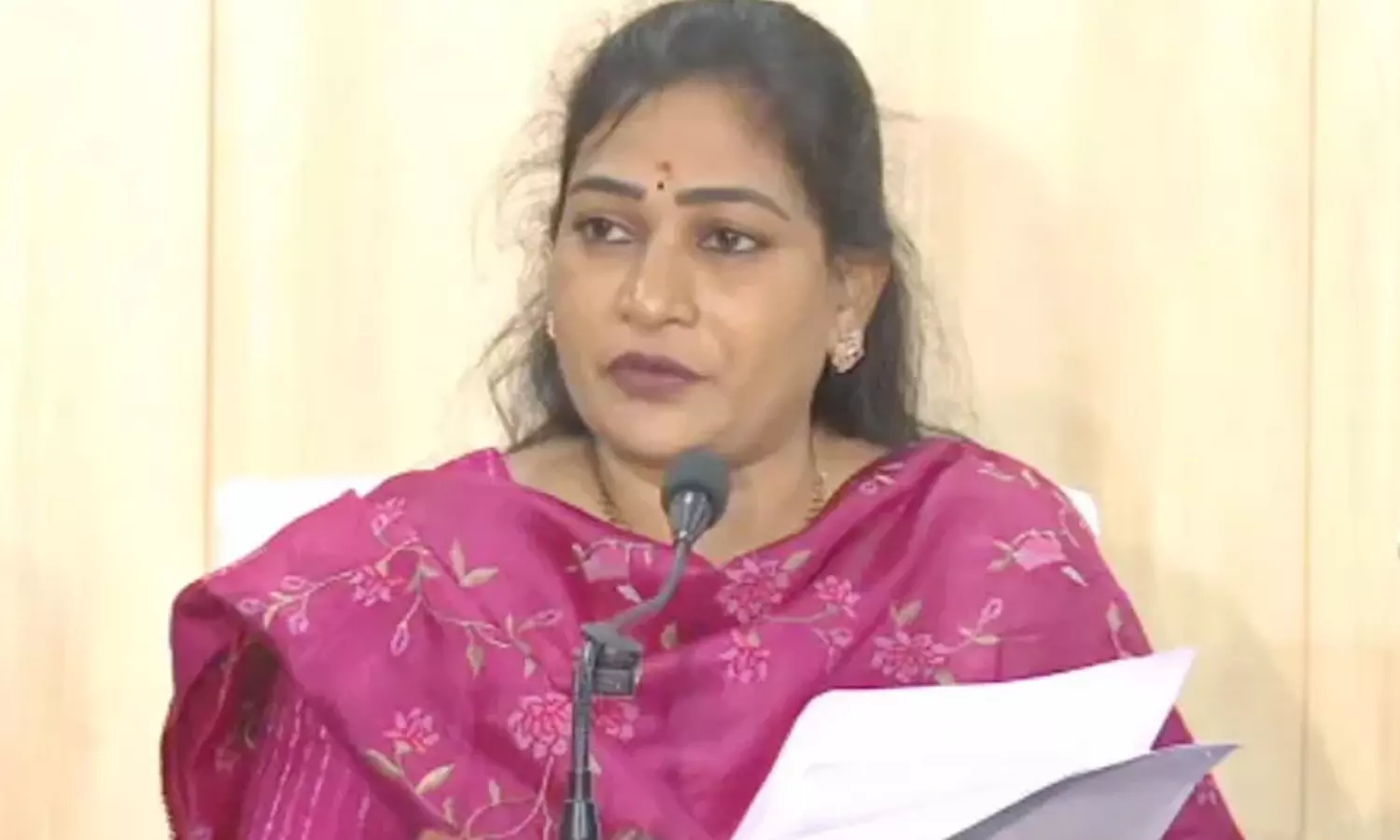 ఎలా జరిగిందంటే.. బస్సు ప్రమాదంపై హోంమంత్రి అనిత కీలక వ్యాఖ్యలు!