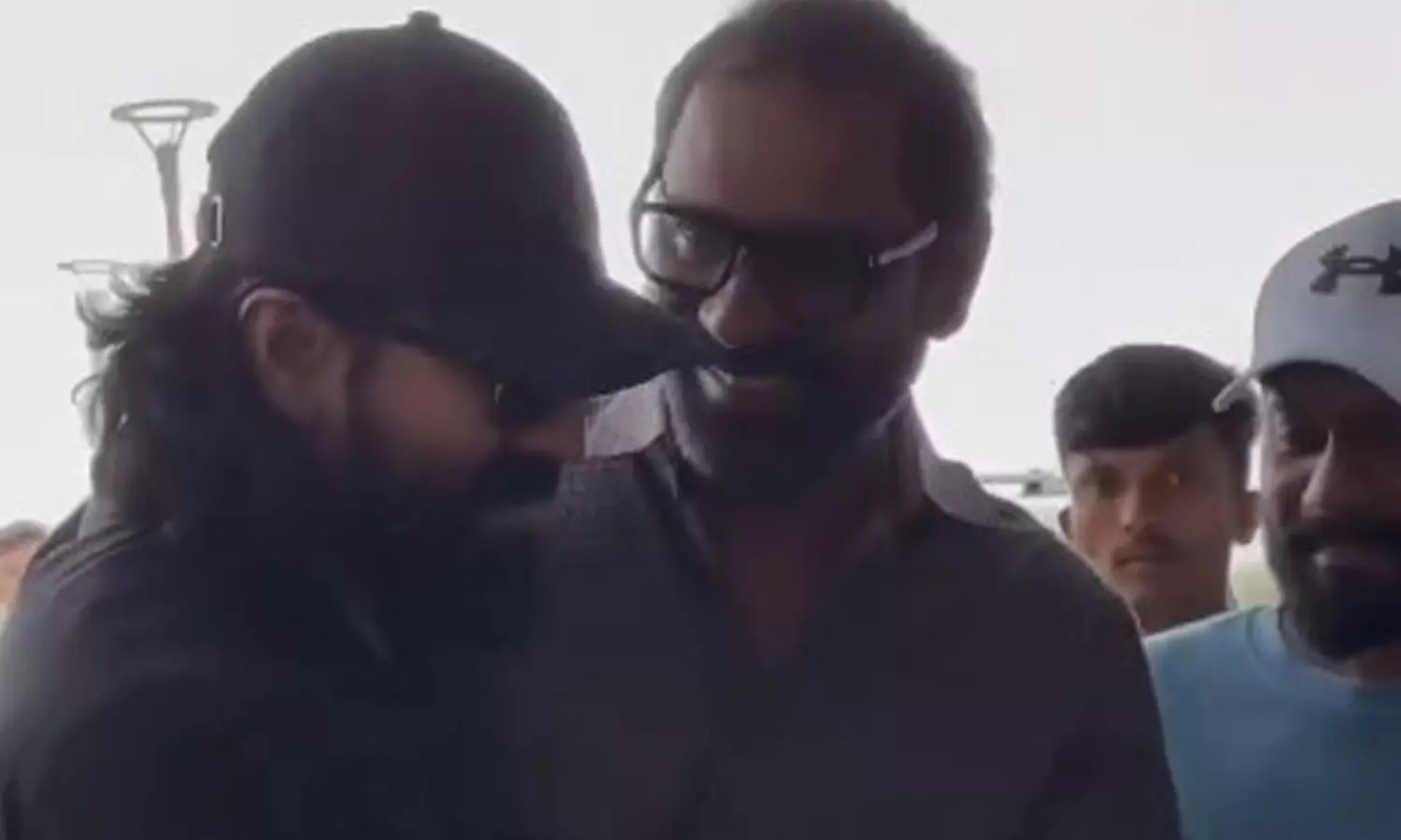 శ్రీలంకలో పెద్ది చరణ్.. ఎందుకంటే.. శ్రీలంకలో పెద్ది చరణ్.. ఎందుకంటే..