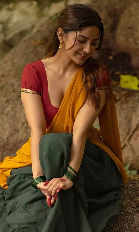 Kashmira Pardeshi Shines This Diwali