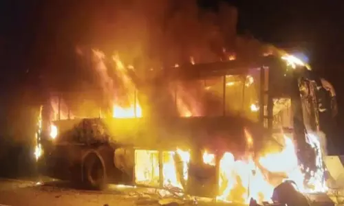 బస్సులో అస్థిపంజరాలు.. కర్నూలు ప్రమాదంలో షాకింగ్  విషయాలు!