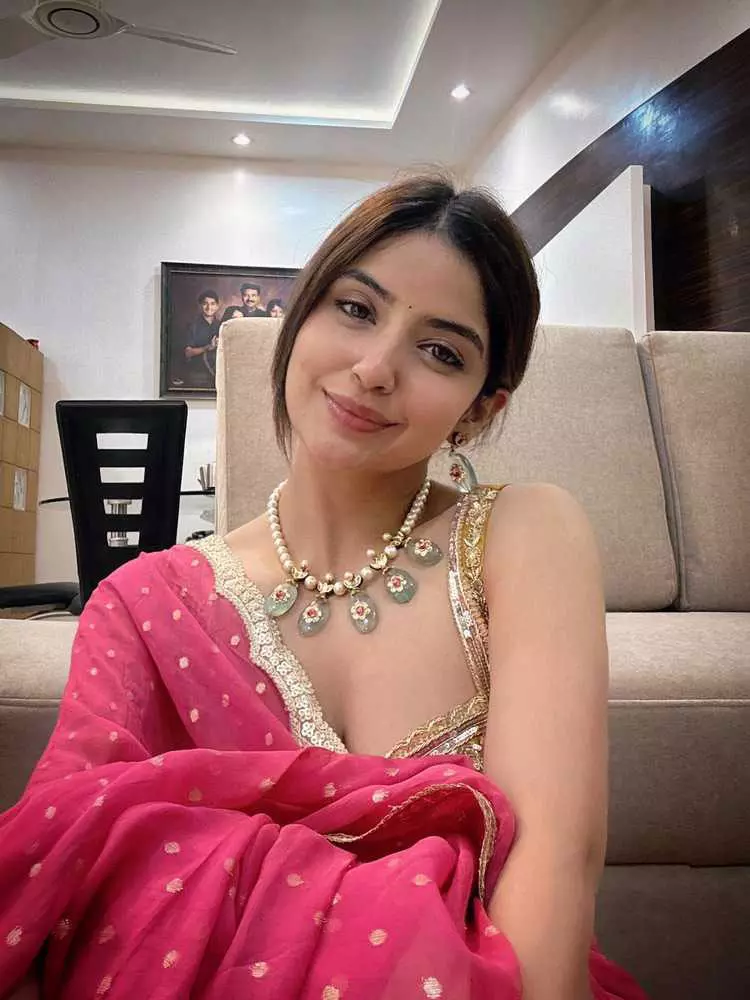 Kashmira Pardeshi Shines This Diwali