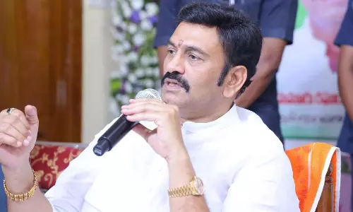 డీసీఎం పవన్ కళ్యాణ్ పై వ్యాఖ్యలు: రాఘురామ రాజు ఫిర్యాదు డీసీఎం పవన్ కళ్యాణ్ పై వ్యాఖ్యలు: రాఘురామ రాజు ఫిర్యాదు