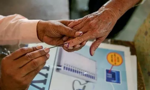 పోలింగ్ కేంద్రానికి పక్కాగా ఓటర్లు అంతేనట !