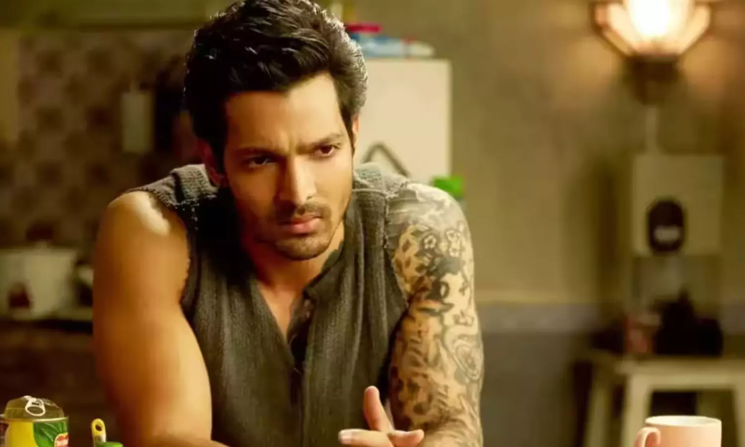 గ్యాంగ్స్టర్గా సవాల్ను స్వీకరిస్తాడా? గ్యాంగ్స్టర్గా సవాల్ను స్వీకరిస్తాడా?