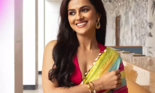 Shraddha Srinath Stuns in Pink Saree Ahead of Aaryan Release