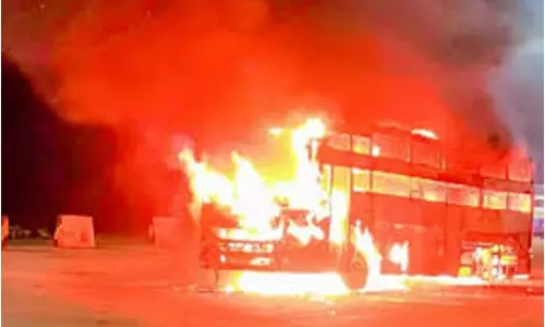 మరో స్లీపర్‌  బస్సులో మంటలు.. డ్రైవర్  కు కృతజ్ఞతలు!